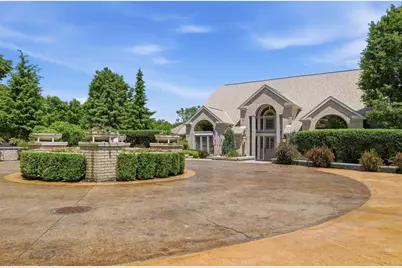 2500 Country Club Dr, Robinson Twp, PA 15205 - Photo 5