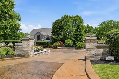 2500 Country Club Dr, Robinson Twp, PA 15205 - Photo 3