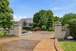 2500 Country Club Dr, Robinson Twp, PA 15205 - Photo 3