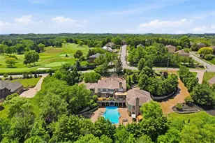 2500 Country Club Dr, Robinson Twp, PA 15205 - Photo 7