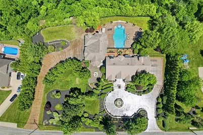 2500 Country Club Dr, Robinson Twp, PA 15205 - Photo 9