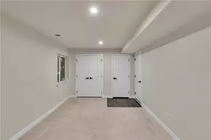 6004 Augusta Ln, Jeannette, PA 15644 - Photo 5