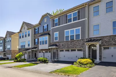 6004 Augusta Ln, Jeannette, PA 15644 - Photo 3