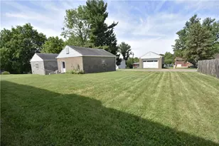 6914 Monroe Ave, West Mifflin, PA 15122 - Photo 21