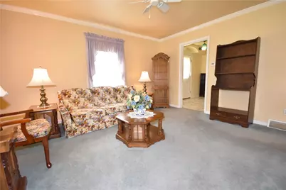 6914 Monroe Ave, West Mifflin, PA 15122 - Photo 3