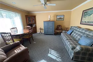 6914 Monroe Ave, West Mifflin, PA 15122 - Photo 17