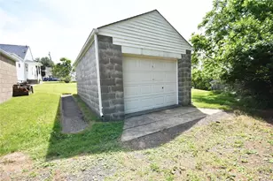 6916 Monroe Ave, West Mifflin, PA 15122 - Photo 23