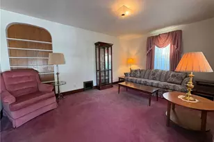 6916 Monroe Ave, West Mifflin, PA 15122 - Photo 3