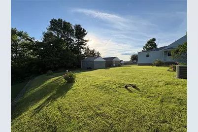 6916 Monroe Ave, West Mifflin, PA 15122 - Photo 19