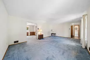 5696 Glen Hill Dr, Bethel Park, PA 15102 - Photo 3