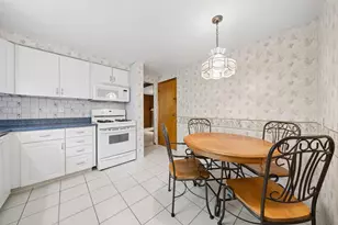5696 Glen Hill Dr, Bethel Park, PA 15102 - Photo 7