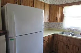 225 N Main St, Houston, PA 15342 - Photo 9