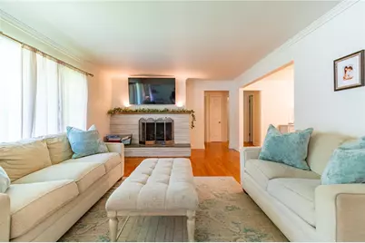 468 Cherokee Dr, Center Township, PA 16001 - Photo 7