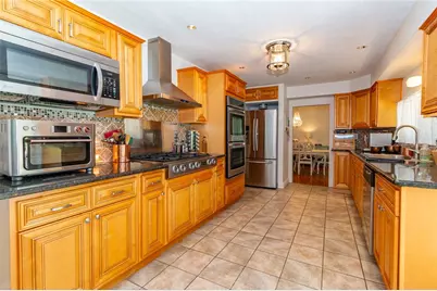 468 Cherokee Dr, Center Township, PA 16001 - Photo 11