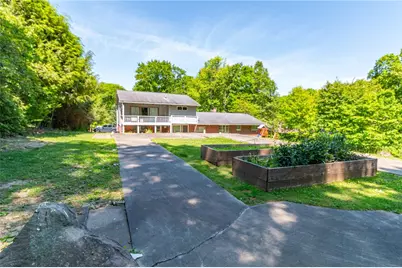 468 Cherokee Dr, Center Township, PA 16001 - Photo 39