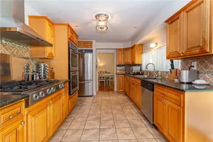 468 Cherokee Dr, Center Township, PA 16001 - Photo 9