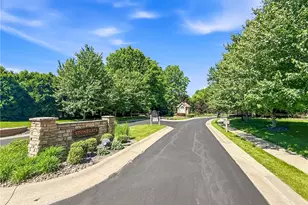 246 Stonegate Blvd, Hermitage, PA 16148 - Photo 23