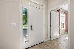 246 Stonegate Blvd, Hermitage, PA 16148 - Photo 3