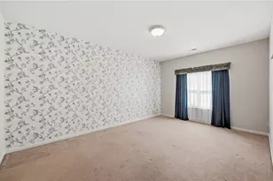 246 Stonegate Blvd, Hermitage, PA 16148 - Photo 11