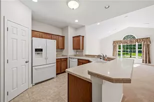246 Stonegate Blvd, Hermitage, PA 16148 - Photo 7