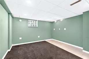 1560 Crestview Dr, Pittsburgh, PA 15237 - Photo 33