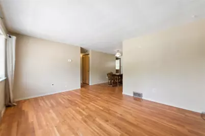 4879 Hialeah Dr, Pittsburgh, PA 15239 - Photo 7