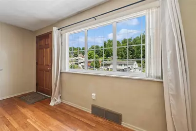4879 Hialeah Dr, Pittsburgh, PA 15239 - Photo 5