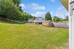 4879 Hialeah Dr, Pittsburgh, PA 15239 - Photo 27