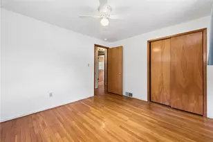 4879 Hialeah Dr, Pittsburgh, PA 15239 - Photo 17