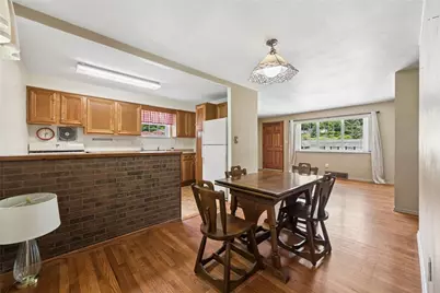 4879 Hialeah Dr, Pittsburgh, PA 15239 - Photo 9