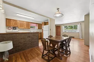 4879 Hialeah Dr, Pittsburgh, PA 15239 - Photo 9