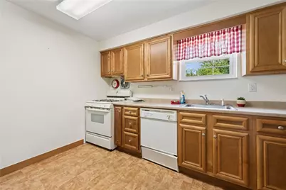 4879 Hialeah Dr, Pittsburgh, PA 15239 - Photo 11