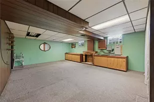 4879 Hialeah Dr, Pittsburgh, PA 15239 - Photo 21
