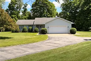 421 N N Main St, Harrisville Boro, PA 16038 - Photo 1