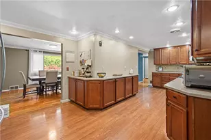 439 Woodrift Ln, Pittsburgh, PA 15236 - Photo 7