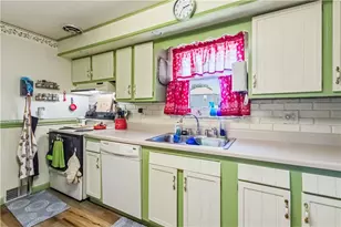 1040 Mace St, Southwest Greensburg Boro, PA 15601 - Photo 9
