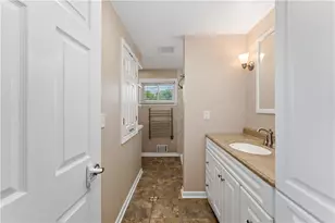 210 E Harbison Rd, Robinson Twp, PA 15205 - Photo 21