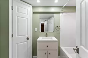 210 E Harbison Rd, Robinson Twp, PA 15205 - Photo 25