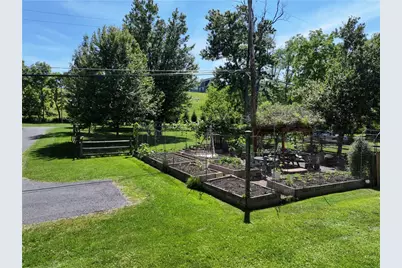 320 N Lakeside Dr, Canonsburg, PA 15317 - Photo 23