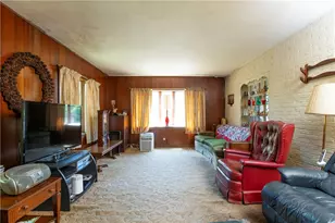 136 Colson Dr, Pittsburgh, PA 15236 - Photo 15