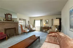 136 Colson Dr, Pittsburgh, PA 15236 - Photo 11