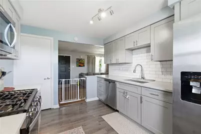 1315 Earlham St, Pittsburgh, PA 15205 - Photo 7