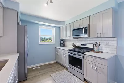 1315 Earlham St, Pittsburgh, PA 15205 - Photo 9