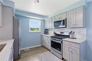 1315 Earlham St, Pittsburgh, PA 15205 - Photo 9