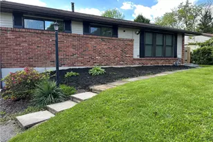5043 Ozark Dr, Pittsburgh, PA 15239 - Photo 5