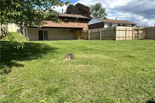 5043 Ozark Dr, Pittsburgh, PA 15239 - Photo 3