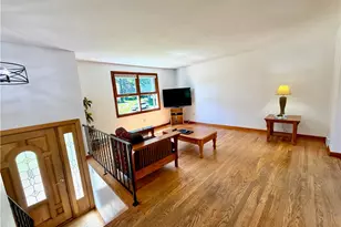 302 Sun Valley Dr, Cranberry Township, PA 16066 - Photo 3