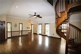 10246 Twin Hill Rd, Pittsburgh, PA 15090 - Photo 11