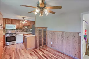 1401 Balsam Dr, Pittsburgh, PA 15101 - Photo 7