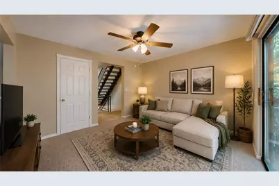 610 Maplewood Ct, Ross Twp, PA 15237 - Photo 5
